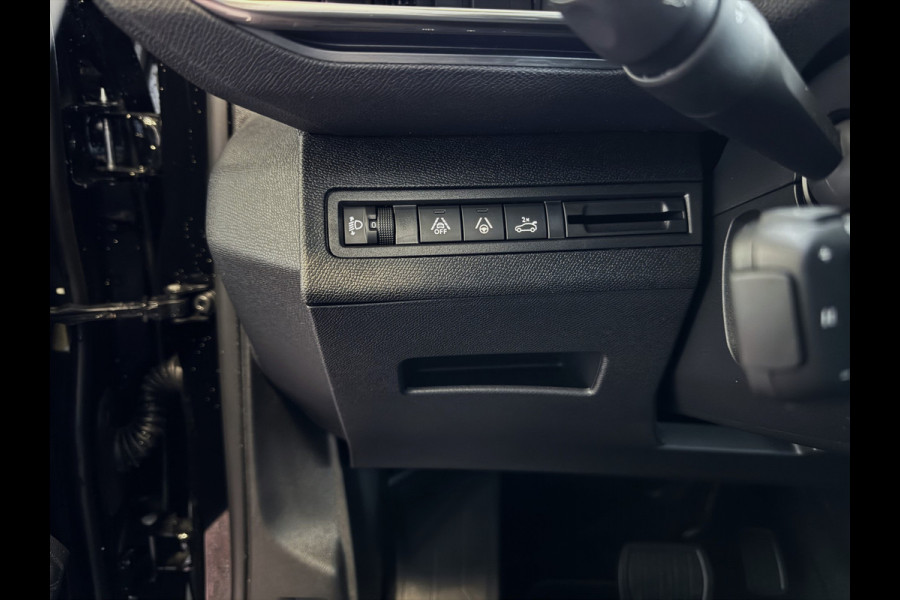 Peugeot 3008 130PK ALLURE LEER I-COCKPIT LED CARPLAY EUROPA.NAVI ELEK.KLEP CAMERA ADAP.CRUISE ZWARTE HEMEL. 2024 ALLURE 2024