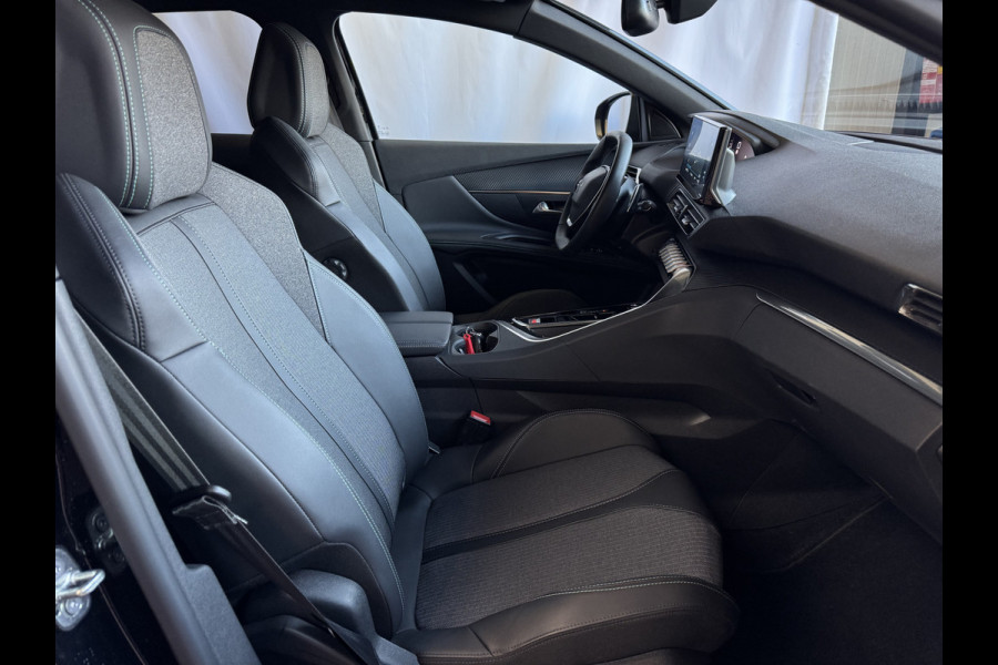 Peugeot 3008 130PK ALLURE LEER I-COCKPIT LED CARPLAY EUROPA.NAVI ELEK.KLEP CAMERA ADAP.CRUISE ZWARTE HEMEL. 2024 ALLURE 2024