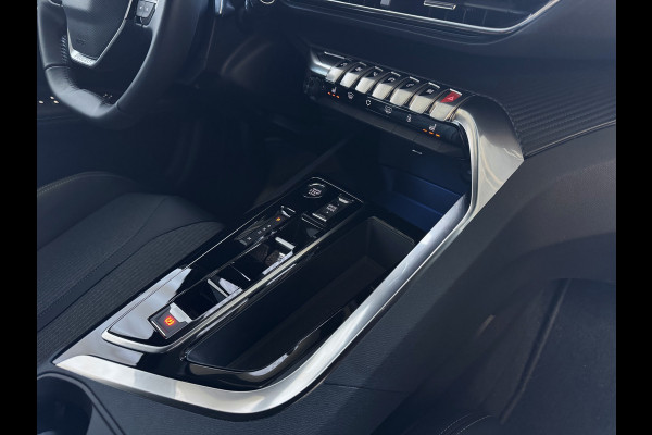 Peugeot 3008 130PK ALLURE LEER I-COCKPIT LED CARPLAY EUROPA.NAVI ELEK.KLEP CAMERA ADAP.CRUISE ZWARTE HEMEL. 2024 ALLURE 2024