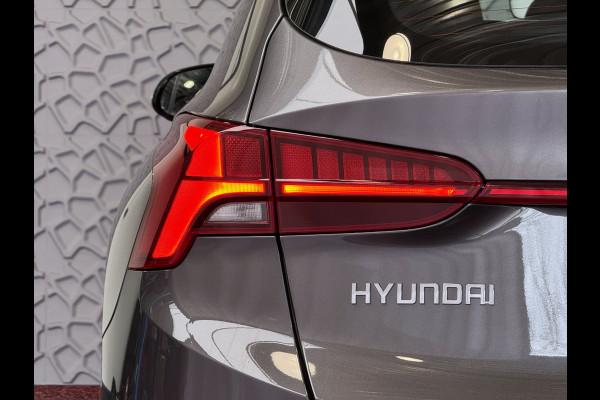 Hyundai Santa Fe 1.6 T-GDI PHEV PREMIUM 7P AWD LEER ELEK.KLEP CAMERA NAVI STOEL/STUUR VERW. PLUG IN HYBRID