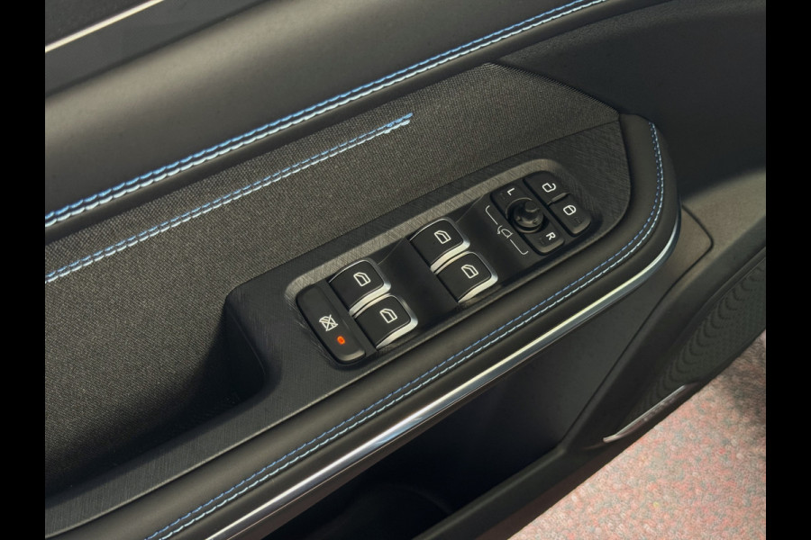 Lynk & Co 01 ✅ NIEUWE AUTO ✅ 2025  / STUUR/STOEL VERW. 1.5 261 PK ZWARTE HEMEL 360CAM 4 JAAR GARANTIE PHEV Plug-in Hybrid