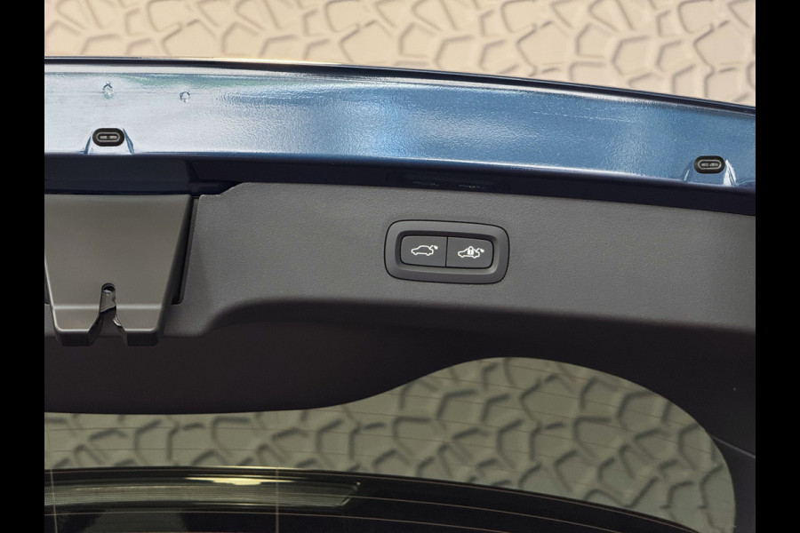 Lynk & Co 01 ✅ NIEUWE AUTO ✅ 2025  / STUUR/STOEL VERW. 1.5 261 PK ZWARTE HEMEL 360CAM 4 JAAR GARANTIE PHEV Plug-in Hybrid