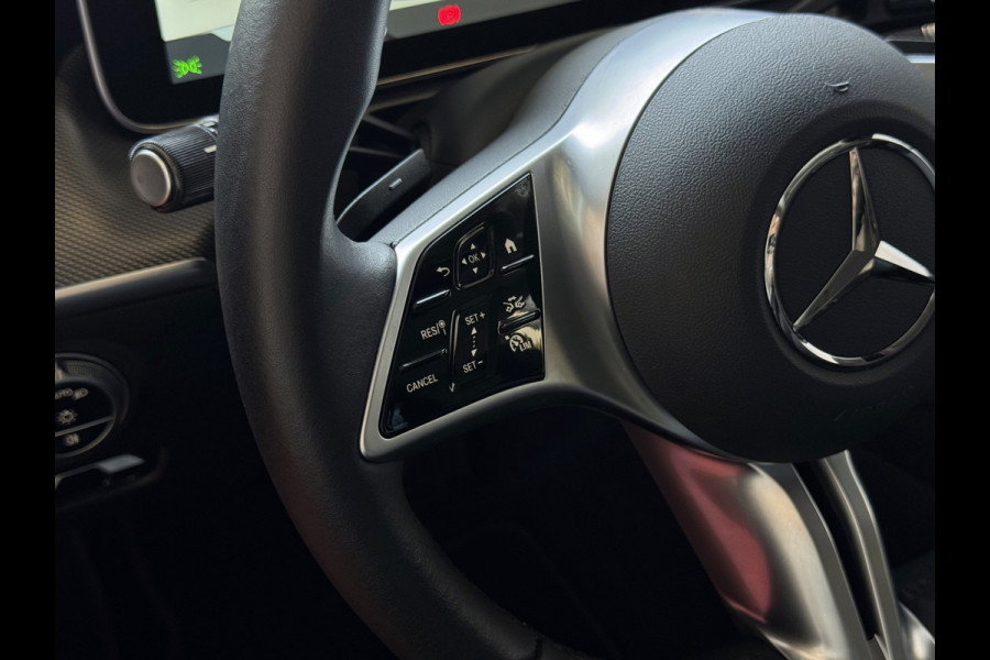 Mercedes-Benz C-Klasse 300e 313PK PHEV 12/2024 AVANTGARDE TREKHAAK DISTRONIC CAMERA ELEK/STOEL/VERWARMD 12/2024 PHEV PLUG IN HYBRIDE