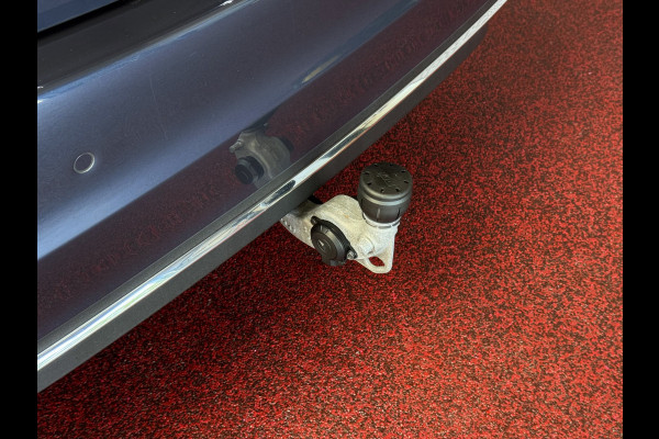 Mercedes-Benz C-Klasse 300e 313PK PHEV 12/2024 AVANTGARDE TREKHAAK DISTRONIC CAMERA ELEK/STOEL/VERWARMD 12/2024 PHEV PLUG IN HYBRIDE