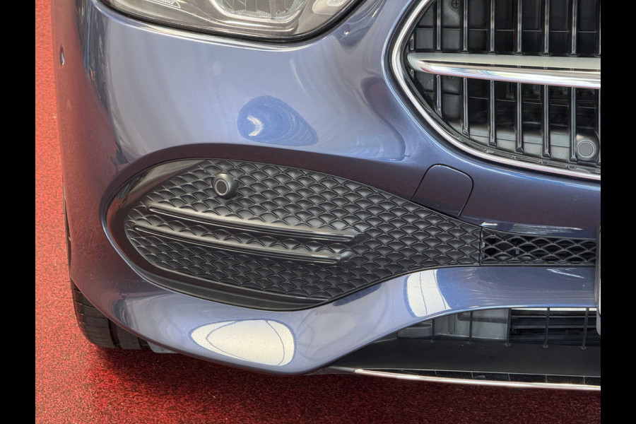 Mercedes-Benz C-Klasse 300e 313PK PHEV 12/2024 AVANTGARDE TREKHAAK DISTRONIC CAMERA ELEK/STOEL/VERWARMD 12/2024 PHEV PLUG IN HYBRIDE