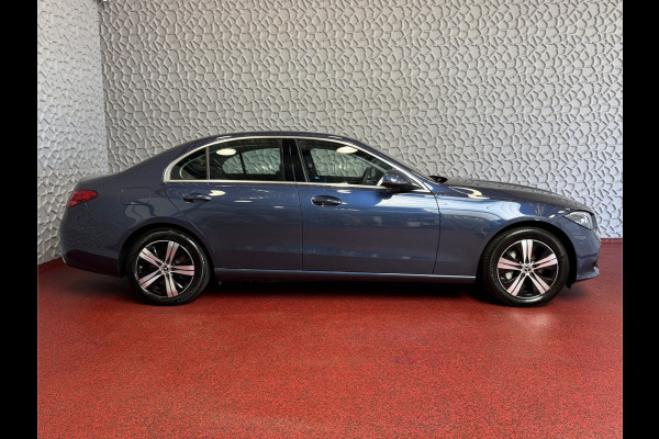 Mercedes-Benz C-Klasse 300e 313PK PHEV 12/2024 AVANTGARDE TREKHAAK DISTRONIC CAMERA ELEK/STOEL/VERWARMD 12/2024 PHEV PLUG IN HYBRIDE