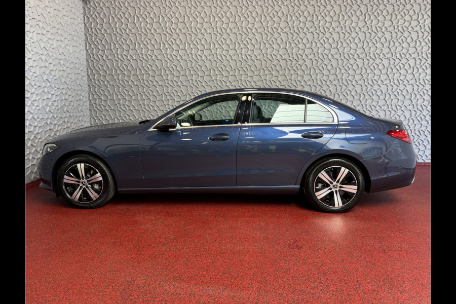 Mercedes-Benz C-Klasse 300e 313PK PHEV 12/2024 AVANTGARDE TREKHAAK DISTRONIC CAMERA ELEK/STOEL/VERWARMD 12/2024 PHEV PLUG IN HYBRIDE