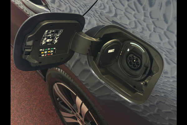 Mercedes-Benz C-Klasse 300e 313PK PHEV 12/2024 AVANTGARDE TREKHAAK DISTRONIC CAMERA ELEK/STOEL/VERWARMD 12/2024 PHEV PLUG IN HYBRIDE