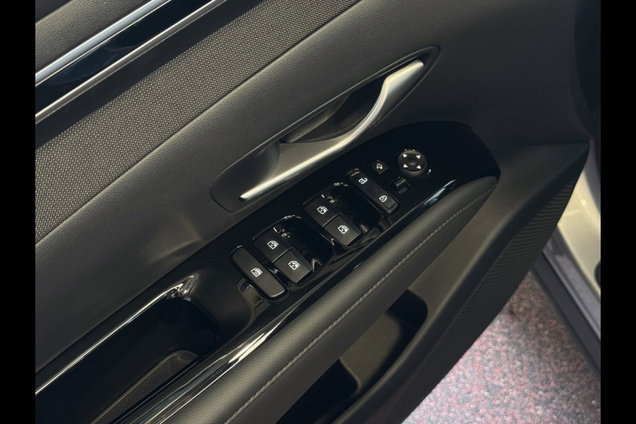 Hyundai Tucson 1.6 T-GDI PHEV 265PK 19''LMV 4WD LED STUUR/STOEL VERW. NAVI ELEK.KLEP 03/2024 PHEV PLUG IN HYBRID 4X4 AWD