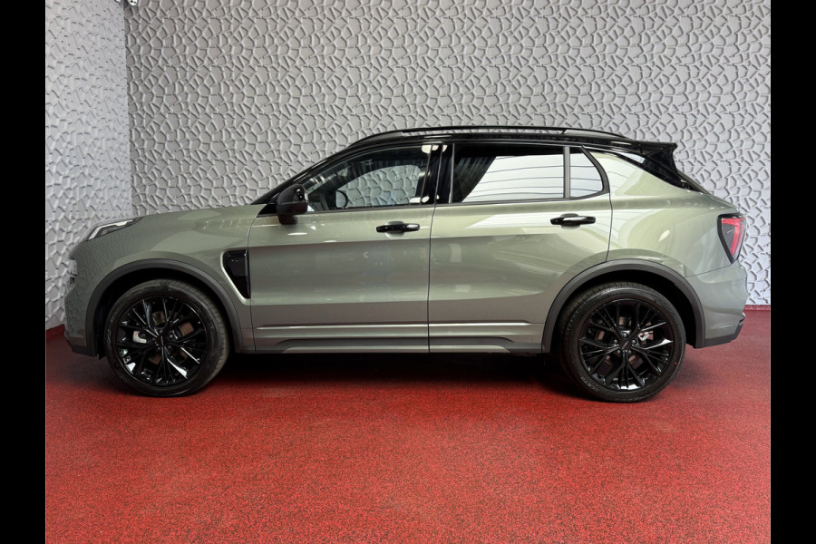 Lynk & Co 01 MORE 276PK NIEUWSTE MODEL HARMAN KARDON LEDER PANO. 15'4 INCH NAVI 360.CAM 20''LMV  ELEK.STOEL/GEHEUGEN STUUR.VERW MINERAL GREEN 07/25 4 JAAR FABRIEKSGARANTIE