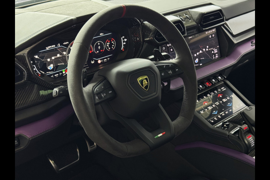 Lamborghini Urus 4.0 V8 HYBRID SE 800 PK ALLE OPTIES/CARBON PACK /AD PERSONAM/VIOLA MITHRAS/ PANO / MASSAGE