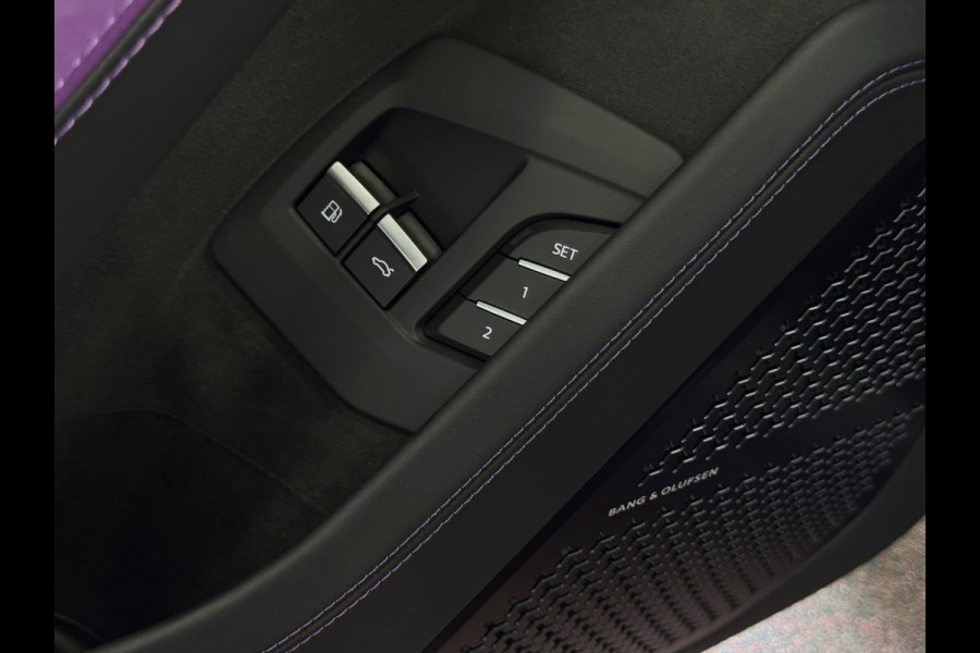 Lamborghini Urus 4.0 V8 HYBRID SE 800 PK ALLE OPTIES/CARBON PACK /AD PERSONAM/VIOLA MITHRAS/ PANO / MASSAGE