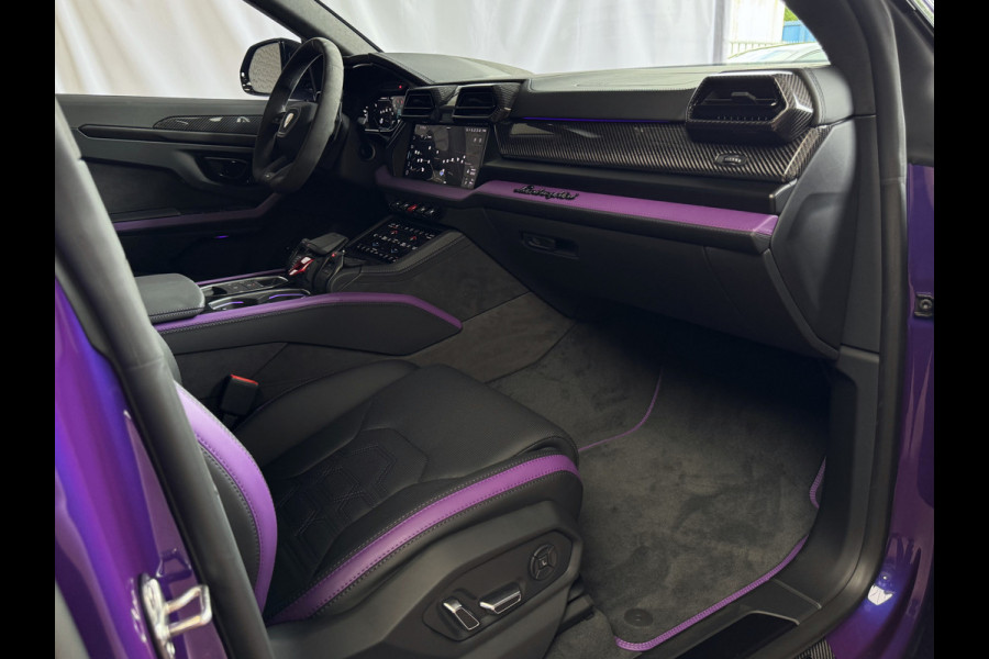 Lamborghini Urus 4.0 V8 HYBRID SE 800 PK ALLE OPTIES/CARBON PACK /AD PERSONAM/VIOLA MITHRAS/ PANO / MASSAGE
