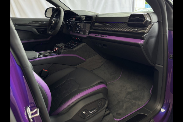 Lamborghini Urus 4.0 V8 HYBRID SE 800 PK ALLE OPTIES/CARBON PACK /AD PERSONAM/VIOLA MITHRAS/ PANO / MASSAGE