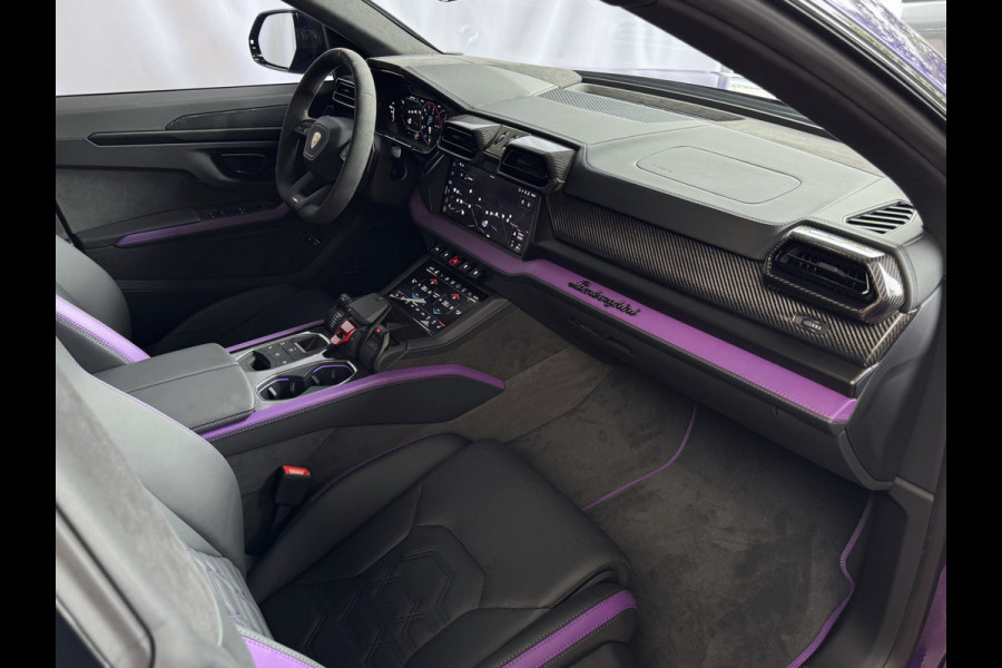Lamborghini Urus 4.0 V8 HYBRID SE 800 PK ALLE OPTIES/CARBON PACK /AD PERSONAM/VIOLA MITHRAS/ PANO / MASSAGE