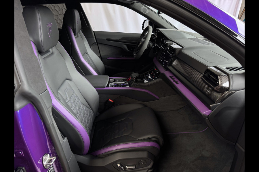 Lamborghini Urus 4.0 V8 HYBRID SE 800 PK ALLE OPTIES/CARBON PACK /AD PERSONAM/VIOLA MITHRAS/ PANO / MASSAGE