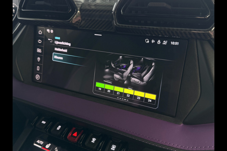 Lamborghini Urus 4.0 V8 HYBRID SE 800 PK ALLE OPTIES/CARBON PACK /AD PERSONAM/VIOLA MITHRAS/ PANO / MASSAGE