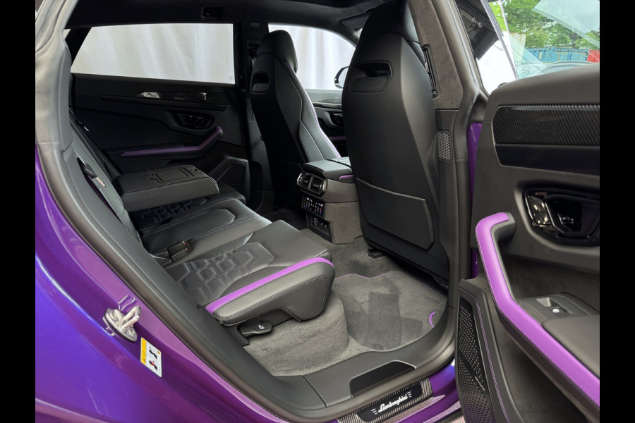 Lamborghini Urus 4.0 V8 HYBRID SE 800 PK ALLE OPTIES/CARBON PACK /AD PERSONAM/VIOLA MITHRAS/ PANO / MASSAGE