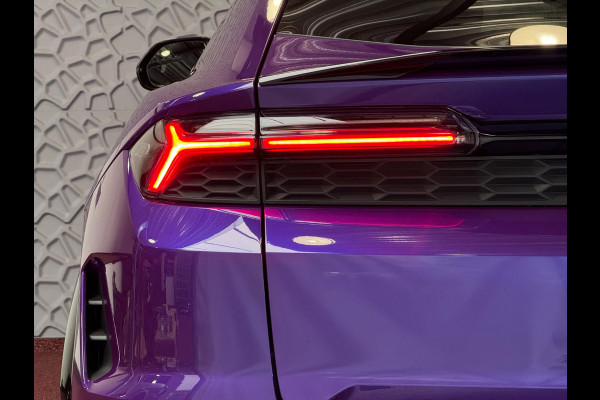 Lamborghini Urus 4.0 V8 HYBRID SE 800 PK ALLE OPTIES/CARBON PACK /AD PERSONAM/VIOLA MITHRAS/ PANO / MASSAGE