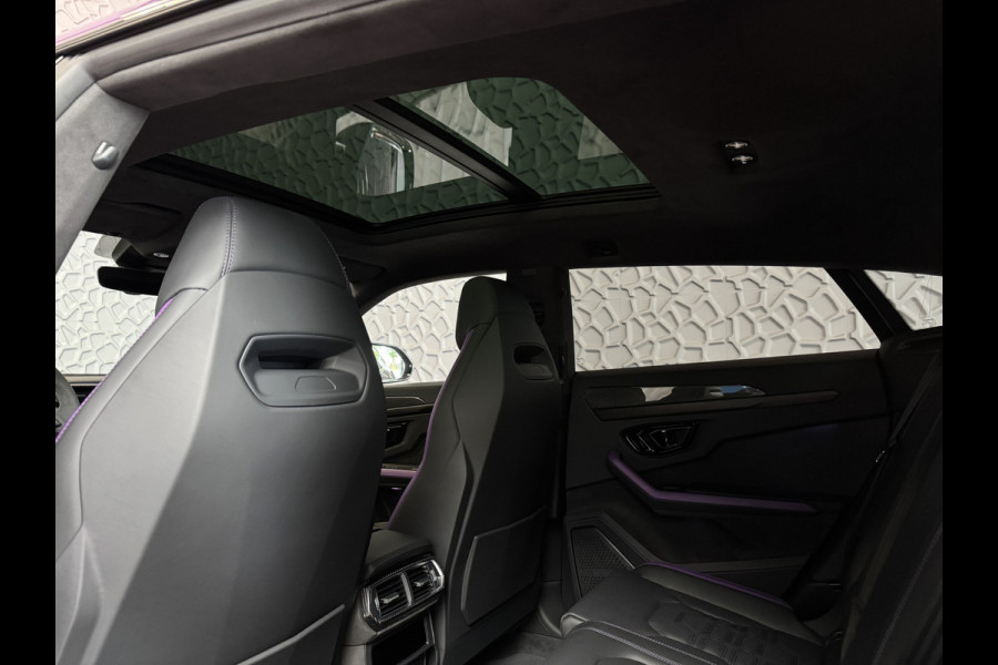 Lamborghini Urus 4.0 V8 HYBRID SE 800 PK ALLE OPTIES/CARBON PACK /AD PERSONAM/VIOLA MITHRAS/ PANO / MASSAGE