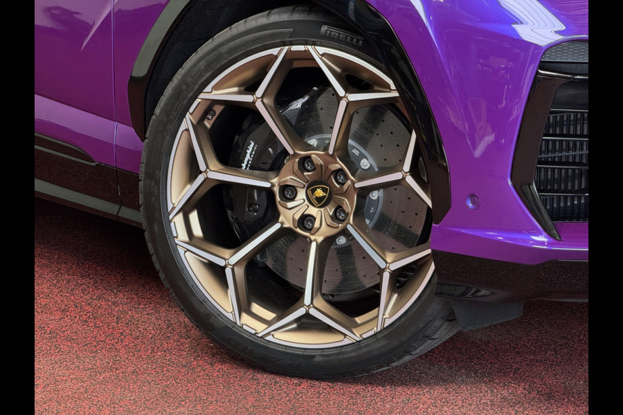Lamborghini Urus 4.0 V8 HYBRID SE 800 PK ALLE OPTIES/CARBON PACK /AD PERSONAM/VIOLA MITHRAS/ PANO / MASSAGE