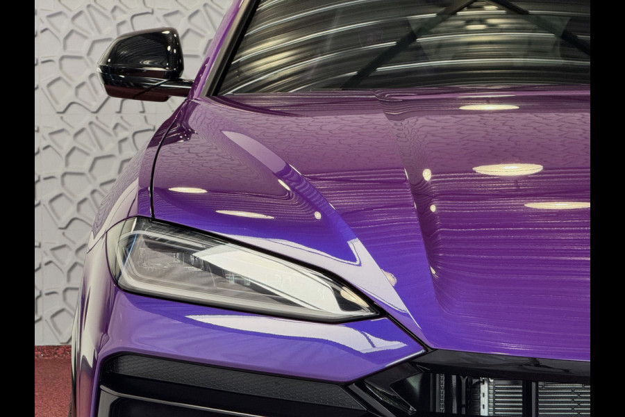 Lamborghini Urus 4.0 V8 HYBRID SE 800 PK ALLE OPTIES/CARBON PACK /AD PERSONAM/VIOLA MITHRAS/ PANO / MASSAGE