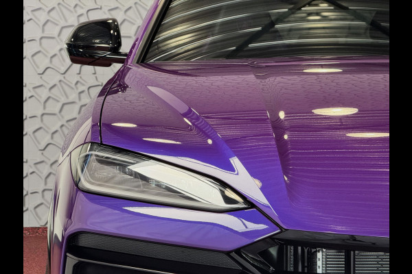 Lamborghini Urus 4.0 V8 HYBRID SE 800 PK ALLE OPTIES/CARBON PACK /AD PERSONAM/VIOLA MITHRAS/ PANO / MASSAGE