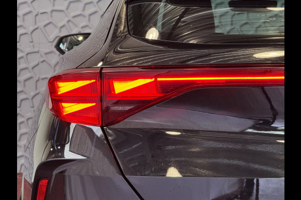 CUPRA Formentor ✅NW MODEL✅ 1.5 eTSI 150 MHEV CAMERA ELEK.TREKHAAK  STOEL/STUUR ELEK.KLEP VERW. LED LEER CARPLAY ZWARTE.HEMEL 10/2024