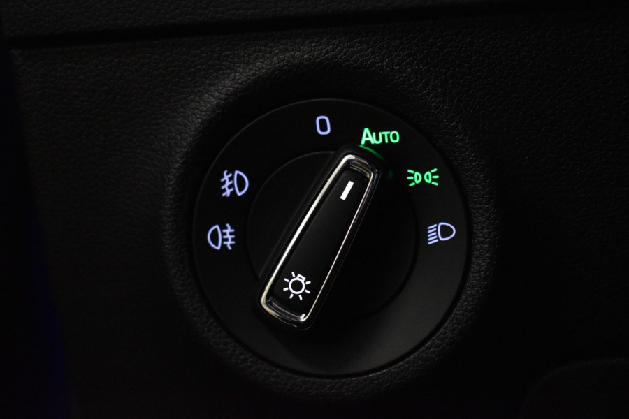 Škoda Karoq 1.5 TSI 150PK ACT BUSINESS EDITION PLUS CAMERA/NAVI/TREKHAAK