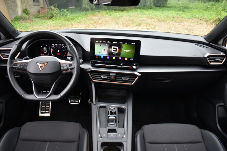 CUPRA Leon 2.0 TSI VZ 300PK DSG PERFORMANCE CAMERA/BEATS/PANORAMADAK***