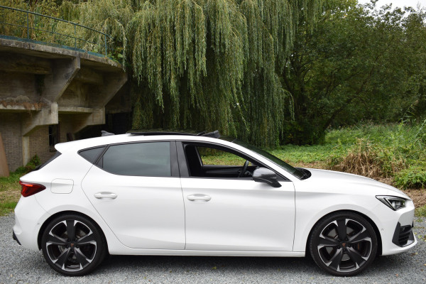 CUPRA Leon 2.0 TSI VZ 300PK DSG PERFORMANCE CAMERA/BEATS/PANORAMADAK***