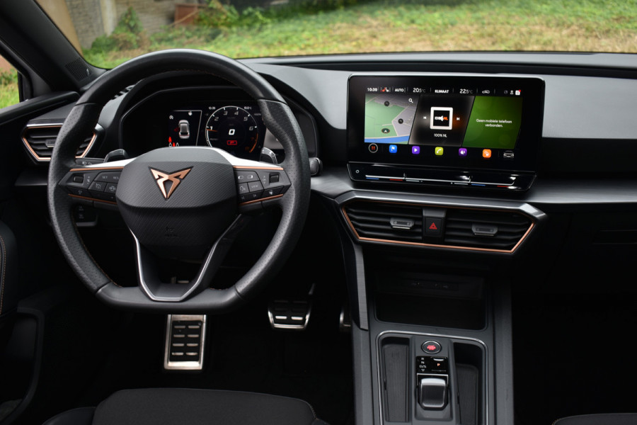 CUPRA Leon 2.0 TSI VZ 300PK DSG PERFORMANCE CAMERA/BEATS/PANORAMADAK***