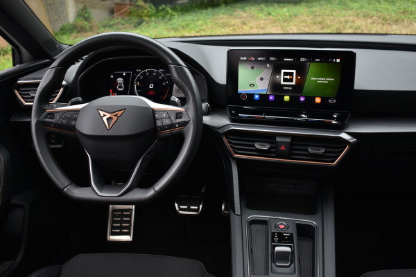 CUPRA Leon 2.0 TSI VZ 300PK DSG PERFORMANCE CAMERA/BEATS/PANORAMADAK***