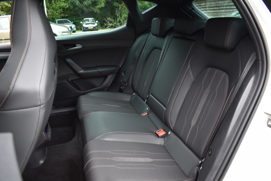 CUPRA Leon 2.0 TSI VZ 300PK DSG PERFORMANCE CAMERA/BEATS/PANORAMADAK***