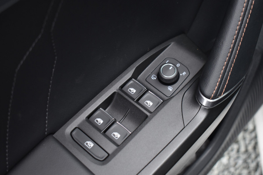 CUPRA Leon 2.0 TSI VZ 300PK DSG PERFORMANCE CAMERA/BEATS/PANORAMADAK***
