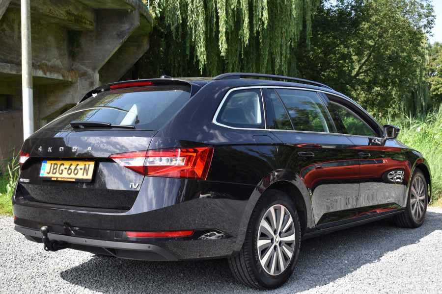 Škoda Superb Combi iV 218PK DSG HYBRID BUSINESS VIRTUAL/NAVI/TREKHAAK