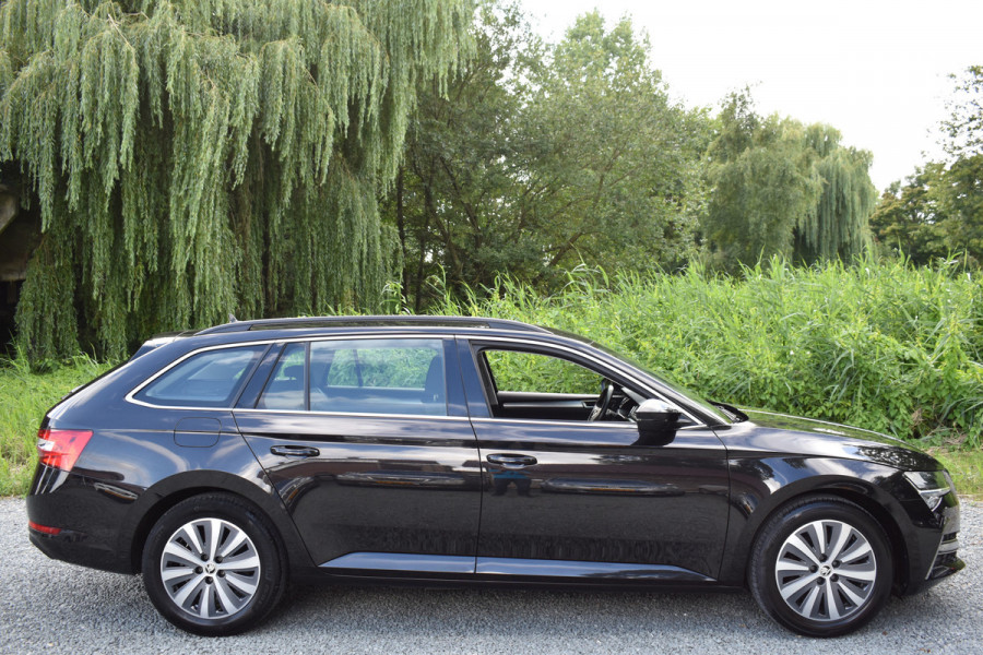 Škoda Superb Combi iV 218PK DSG HYBRID BUSINESS VIRTUAL/NAVI/TREKHAAK