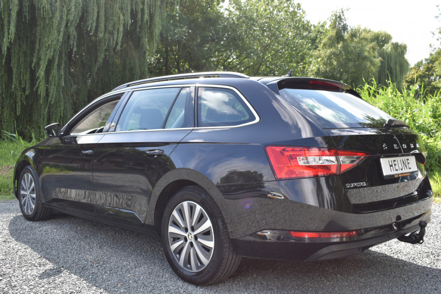 Škoda Superb Combi iV 218PK DSG HYBRID BUSINESS VIRTUAL/NAVI/TREKHAAK