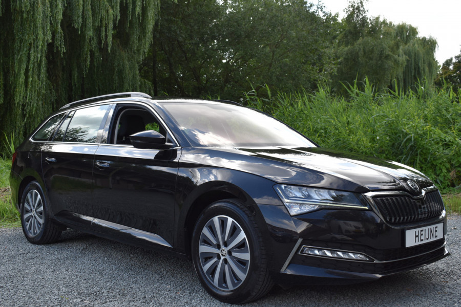 Škoda Superb Combi iV 218PK DSG HYBRID BUSINESS VIRTUAL/NAVI/TREKHAAK
