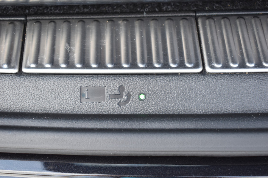 Škoda Superb Combi iV 218PK DSG HYBRID BUSINESS VIRTUAL/NAVI/TREKHAAK
