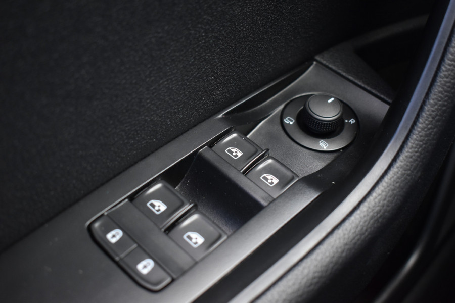 Škoda Superb Combi iV 218PK DSG HYBRID BUSINESS VIRTUAL/NAVI/TREKHAAK