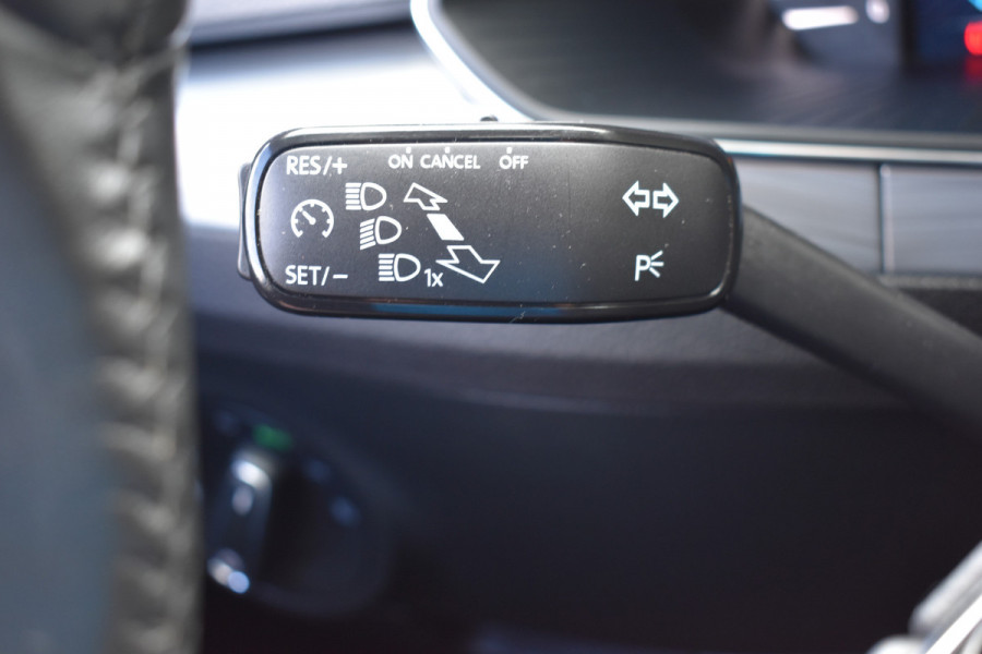 Škoda Superb Combi iV 218PK DSG HYBRID BUSINESS VIRTUAL/NAVI/TREKHAAK