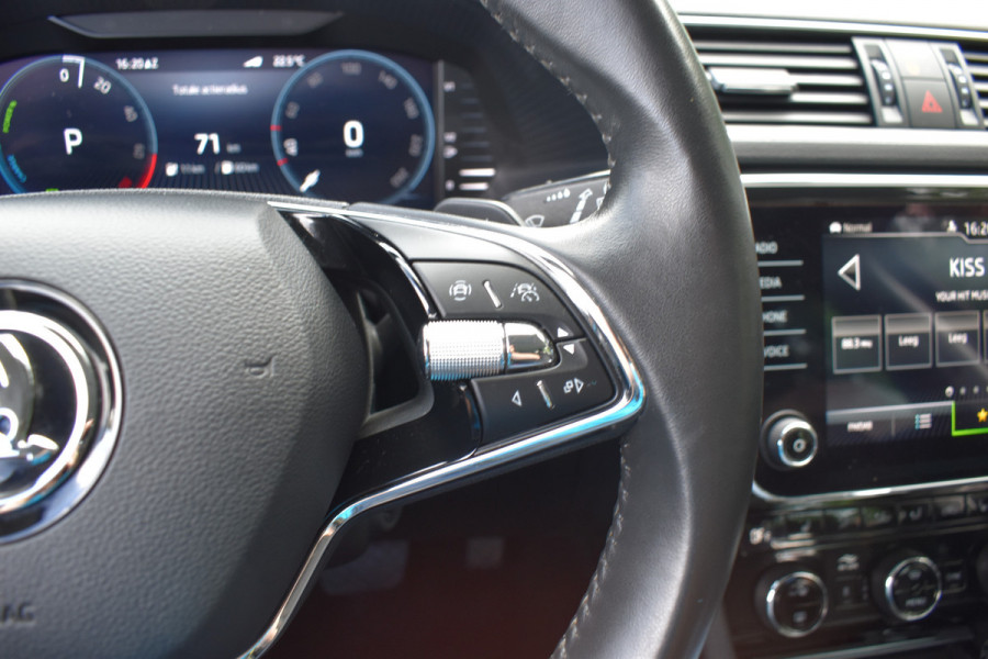 Škoda Superb Combi iV 218PK DSG HYBRID BUSINESS VIRTUAL/NAVI/TREKHAAK