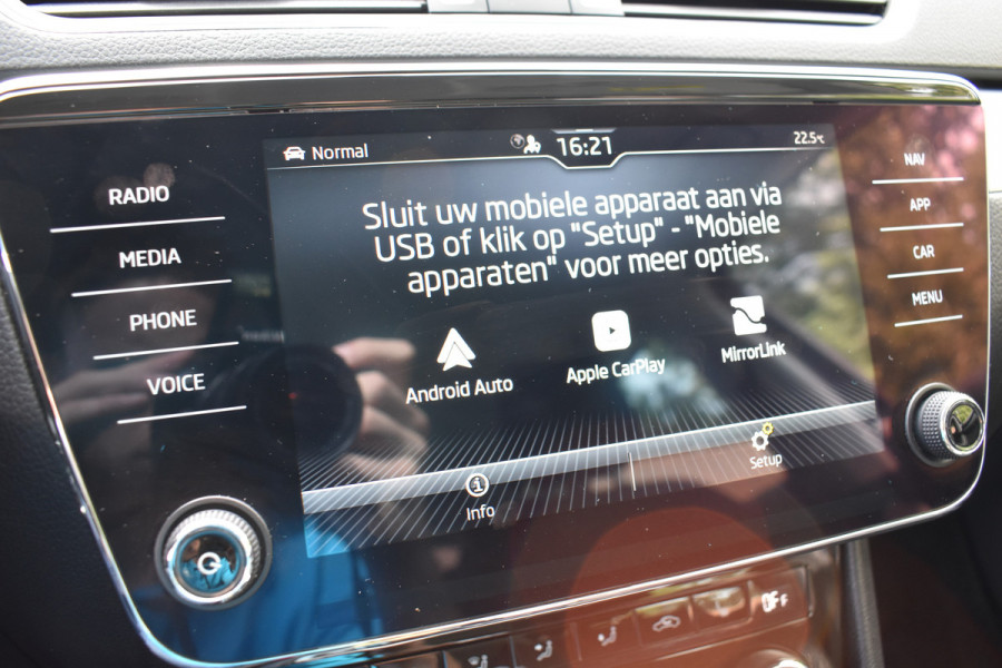 Škoda Superb Combi iV 218PK DSG HYBRID BUSINESS VIRTUAL/NAVI/TREKHAAK