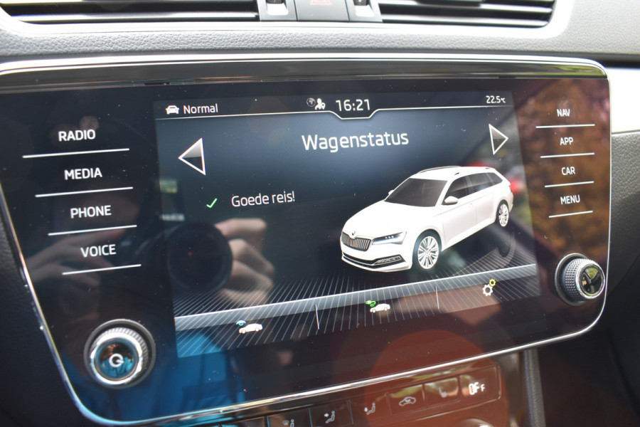 Škoda Superb Combi iV 218PK DSG HYBRID BUSINESS VIRTUAL/NAVI/TREKHAAK