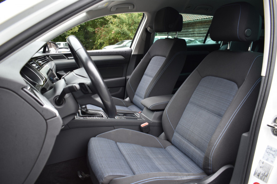 Volkswagen Passat Variant 218PK DSG HYBRID GTE BUSINESS TREKHAAK/NAVI/CAMERA