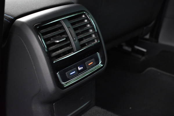 Volkswagen Passat Variant 218PK DSG HYBRID GTE BUSINESS TREKHAAK/NAVI/CAMERA