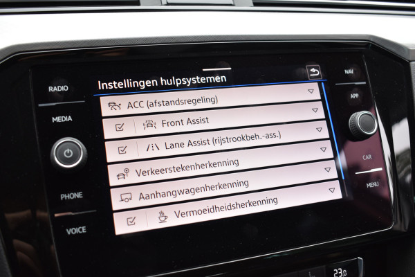 Volkswagen Passat Variant 218PK DSG HYBRID GTE BUSINESS TREKHAAK/NAVI/CAMERA