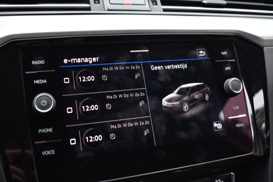 Volkswagen Passat Variant 218PK DSG HYBRID GTE BUSINESS TREKHAAK/NAVI/CAMERA