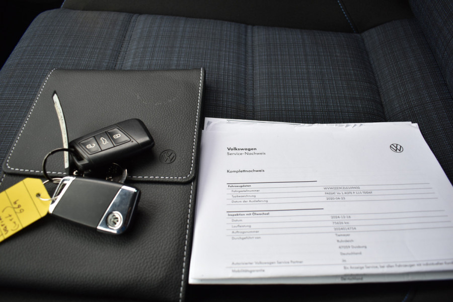 Volkswagen Passat Variant 218PK DSG HYBRID GTE BUSINESS TREKHAAK/NAVI/CAMERA